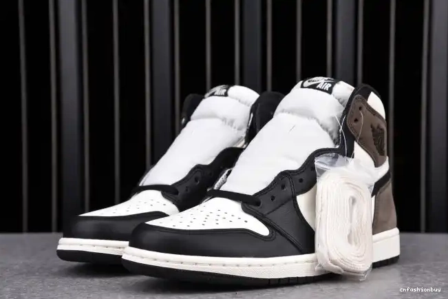RETRO HIGH 555088-105 MOCHA JORDAN 1 AIR DARK 0520